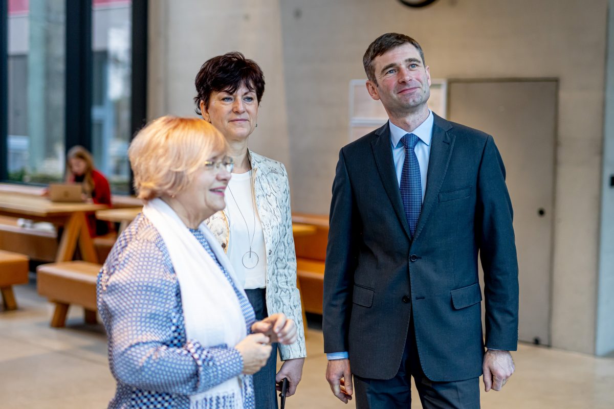 Lenka Vašátková a Zdeněk Vašák na prohlídce PEF ČZU