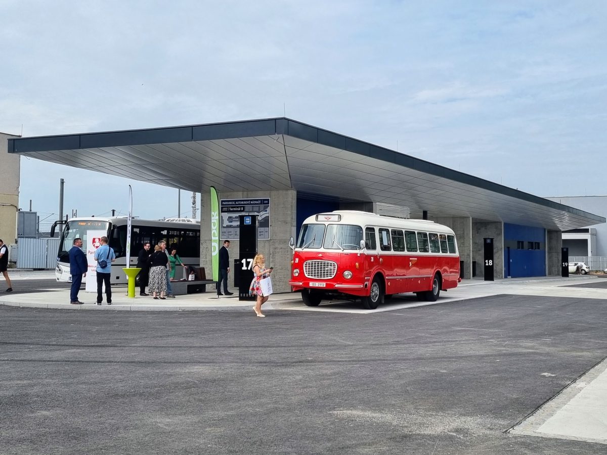Slavnostní otevření Terminálu B v Pardubicích