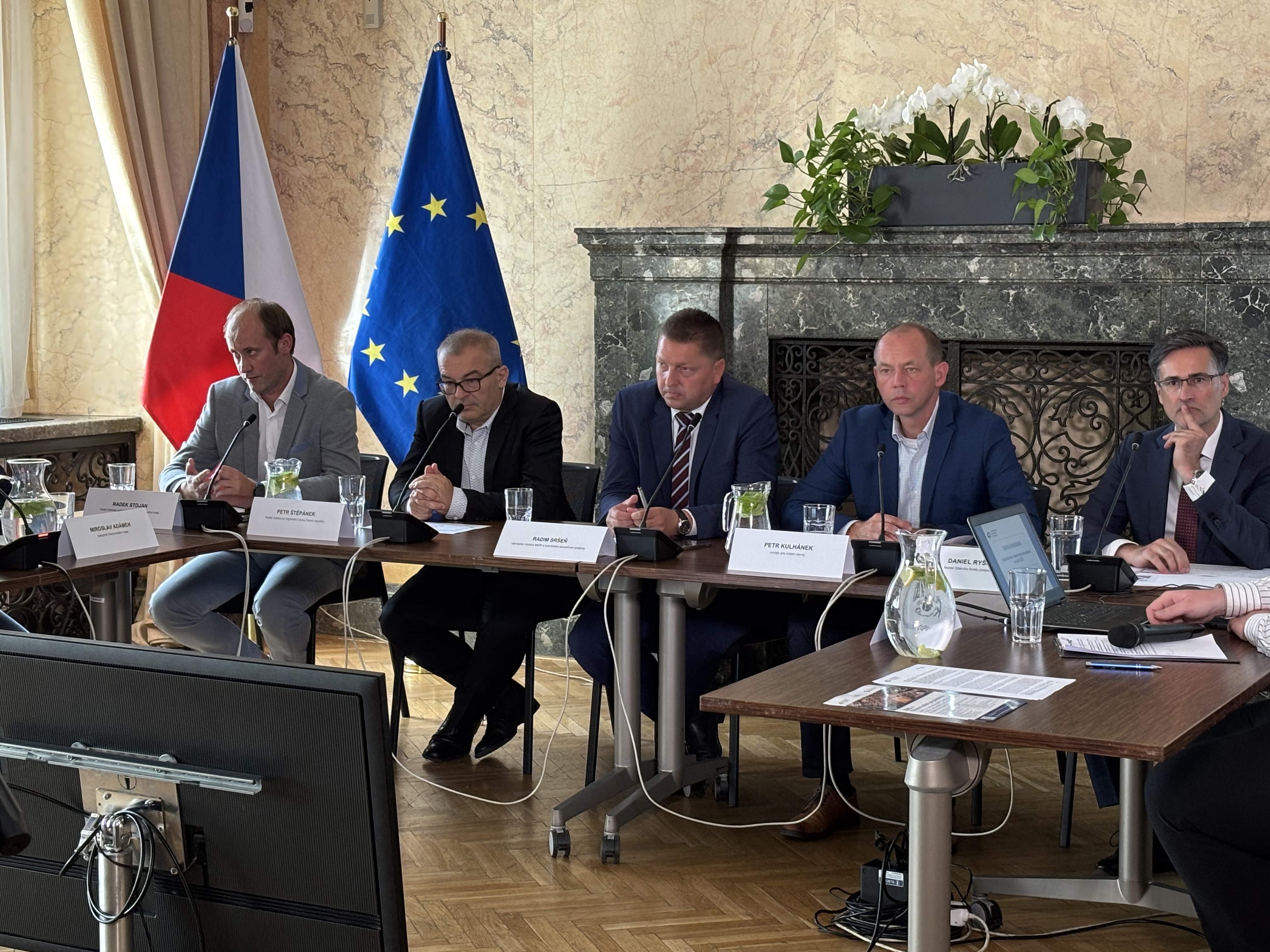 Programy Živel běží naplno: peníze míří k lidem i obcím, pomoc doplňují vouchery a experti v terénu