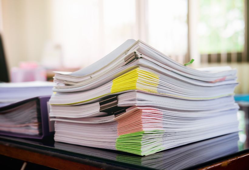 Zadavatelé mají k dispozici nový metodický materiál k veřejným zakázkám. Pomůže jim zvládat změny v plnění projektů, třeba u IT zakázek, a přitom postupovat v souladu se zákonem.