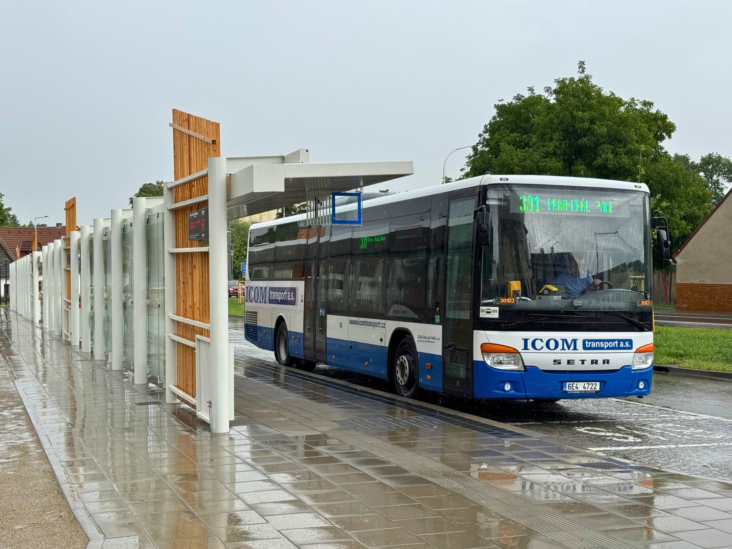 V Kunštátě byl otevřen nový přestupní terminál. Zlepší dopravu, bezpečnost i komfort cestujících. Vznikl díky podpoře z programu IROP.