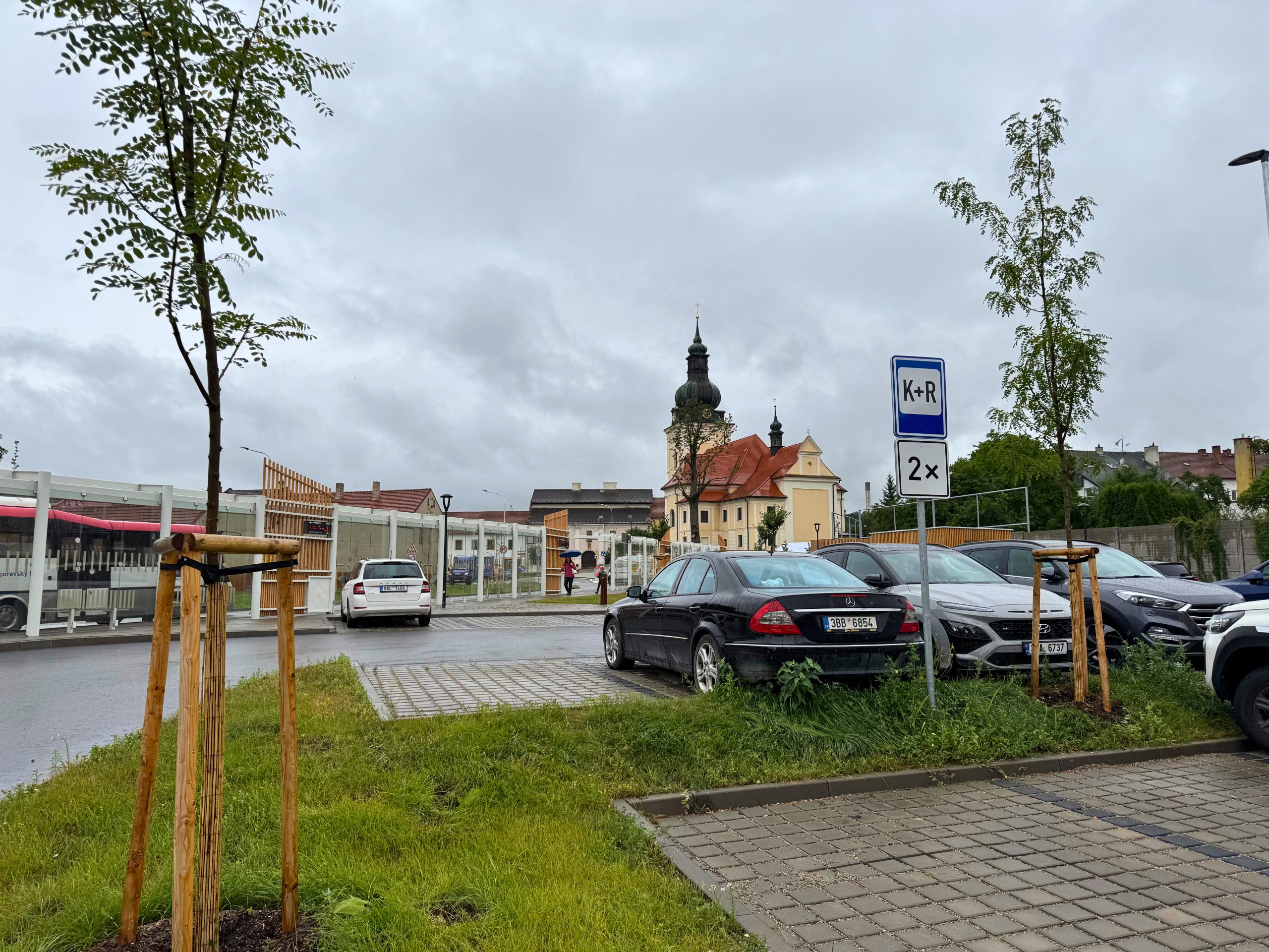 V Kunštátě byl otevřen nový přestupní terminál. Zlepší dopravu, bezpečnost i komfort cestujících. Vznikl díky podpoře z programu IROP.
