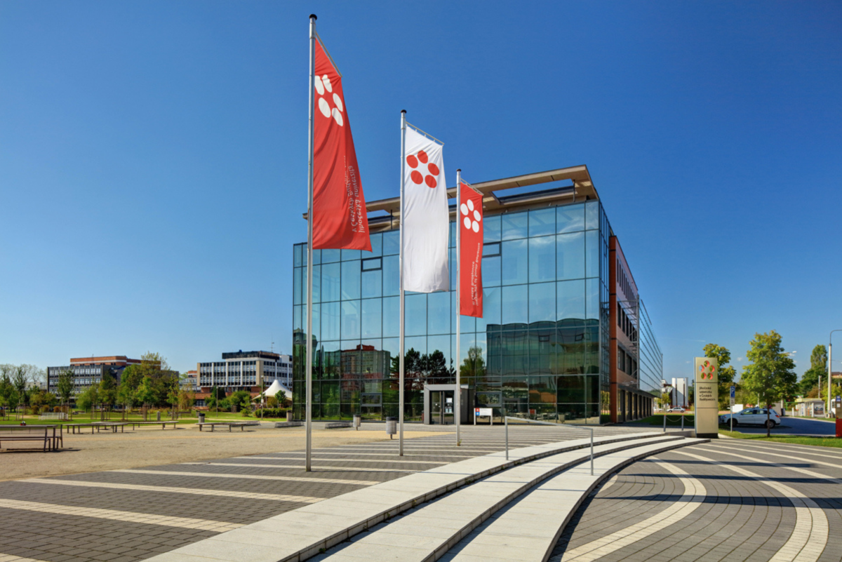 CRR a Jihočeská univerzita spojují síly. Partnerství podpoří vzdělávání, stáže, výzkum i rozvoj regionů napříč Českem.