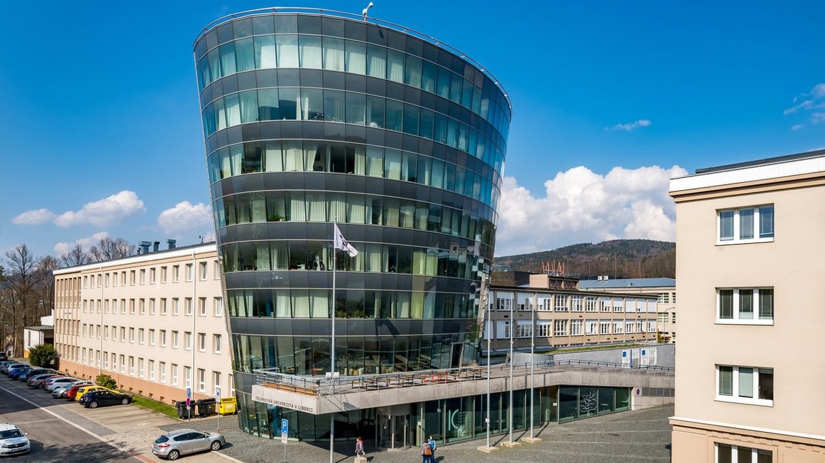 CRR a TUL spojují síly. Studenti získají stáže, praxi i možnost zapojit se do projektů a výzkumu, který pomůže rozvoji regionů.