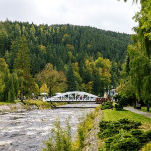 Nově opravený Bílý most ve Špindlerově Mlýně propojuje Česko a Polsko a otevírá cestu dalším turistickým zážitkům.