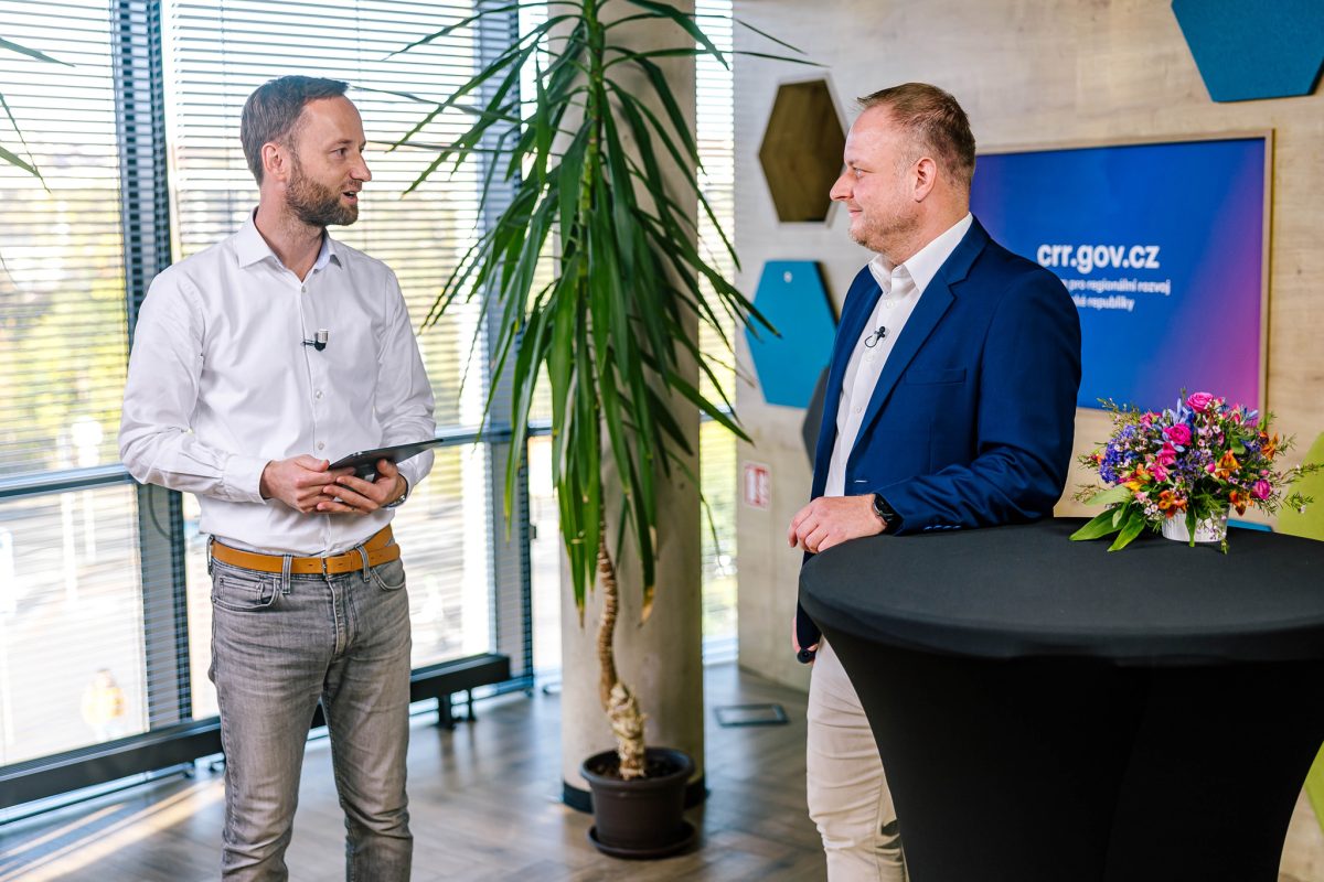 Diskuse o digitalizaci a umělé inteligenci ve veřejné správě během online konference CRR.