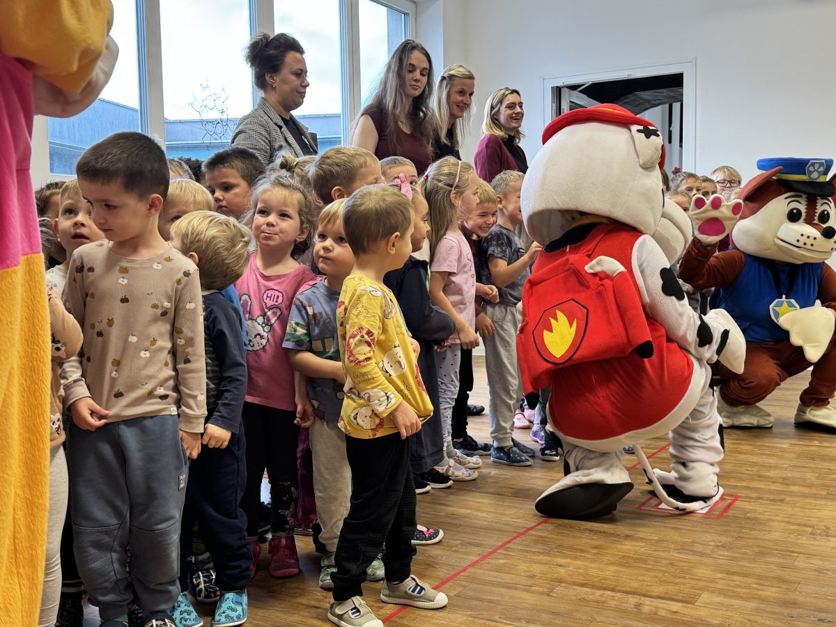 Nejmenší Jaroměřané si užívají první chvíle ve své nové školce