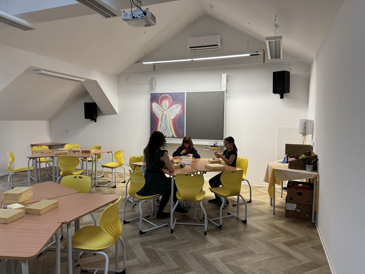 Waldorfská škola Dobromysl v Plzni má nové moderní učebny