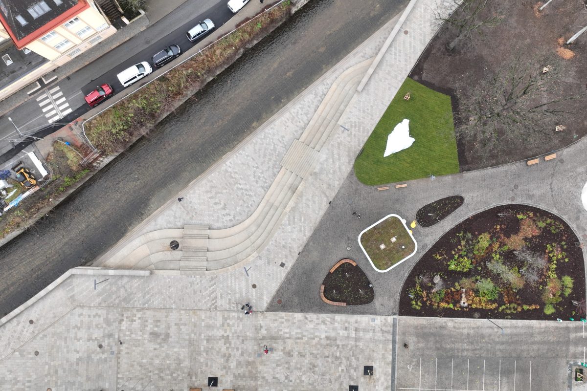 Nová náplavka v Liberci mění okolí řeky v příjemné místo pro život