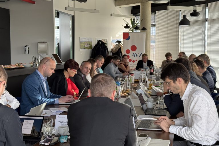 20251118_094019415_iOS