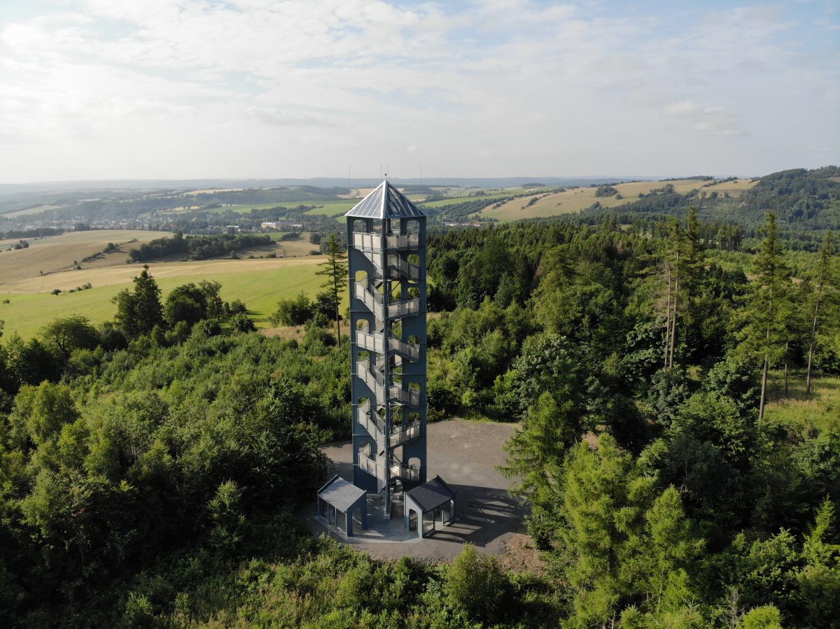 Rozhledna Halaška u Budišova nad Budišovkou byla postavena v rámci projektu Silesianka v minulém programovém období Interreg Česko–Polsko