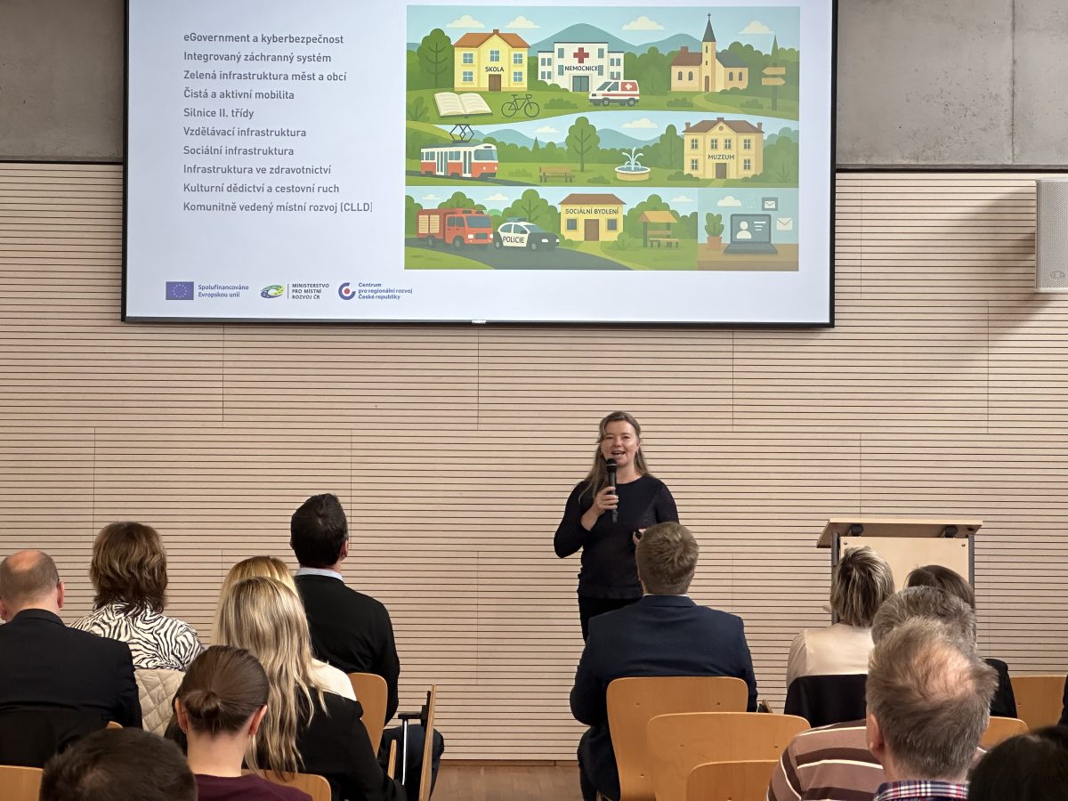 konference Efektivní a udržitelný rozvoj obcí a měst, která proběhla v Hradci Králové