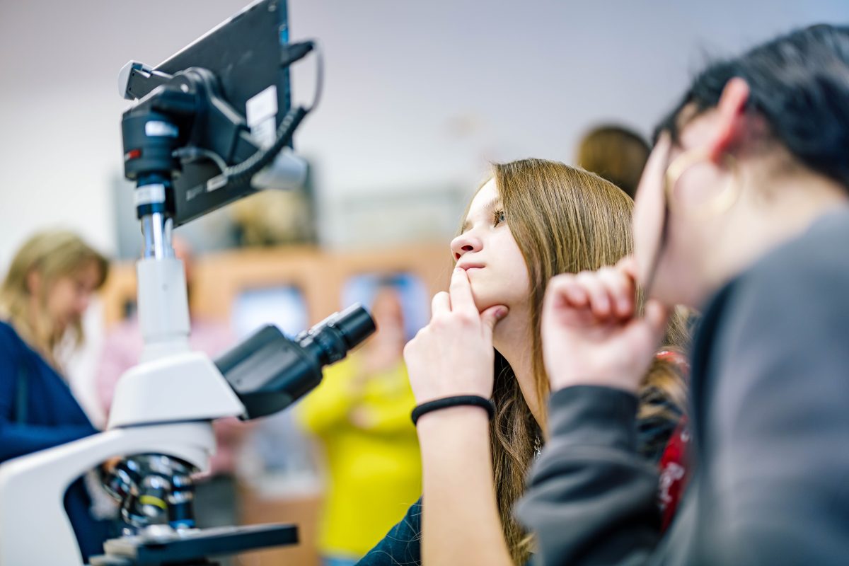 Chemické pokusy v učebnách ZŠ Tomáše Šobra Písek