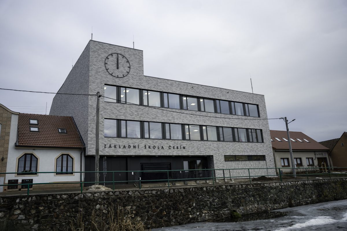 V Čebíně slavnostně otevřeli novou školu pro druhý stupeň.