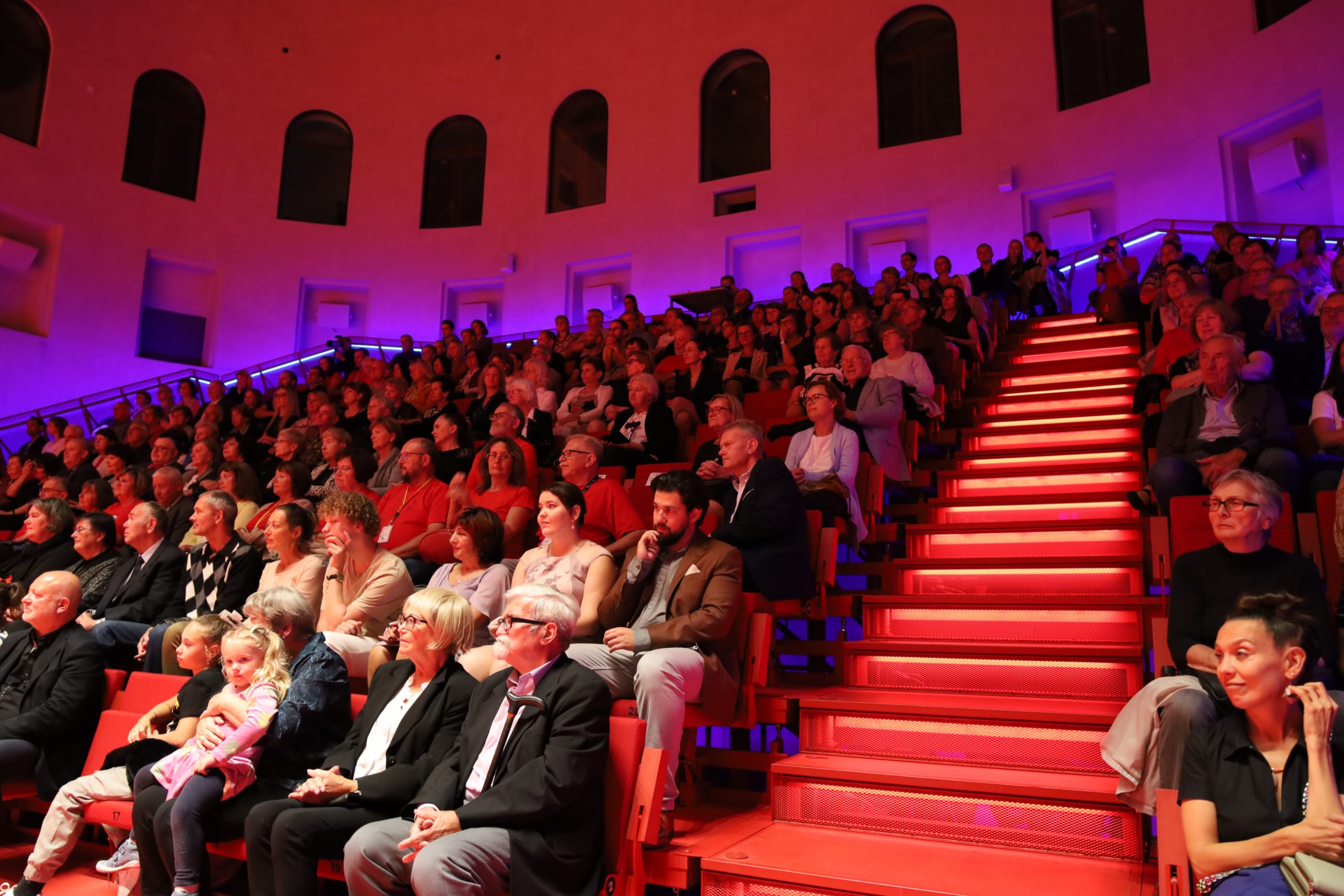 Multifunkční koncertní sál v atriu Císařských lázní Karlovy Vary