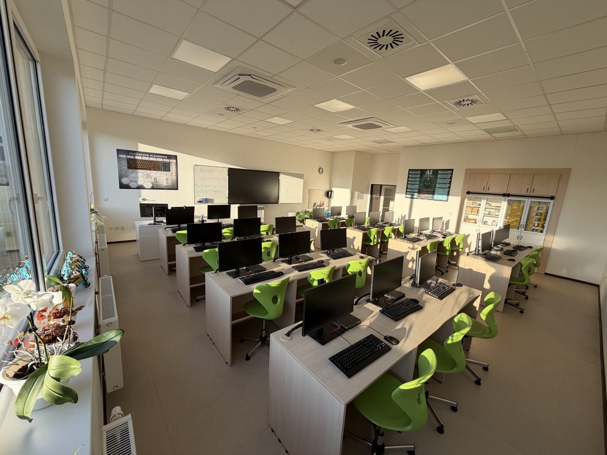 Díky evropským fondům mají dnes i děti z menších obcí stejné startovní podmínky a přístup k moderním technologiím jako žáci ve velkých městech