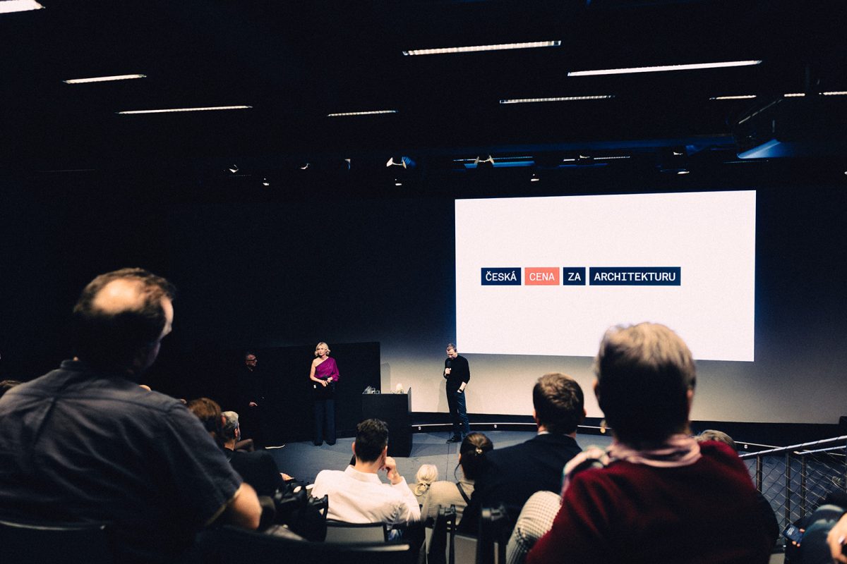 Slavnostní večer zakončilo představení mezinárodní poroty a otevření přihlášek do 11. ročníku České ceny za architekturu.