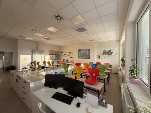 Nová počítačová učebna na Základní škole Luká na Olomoucku první den v provozu.