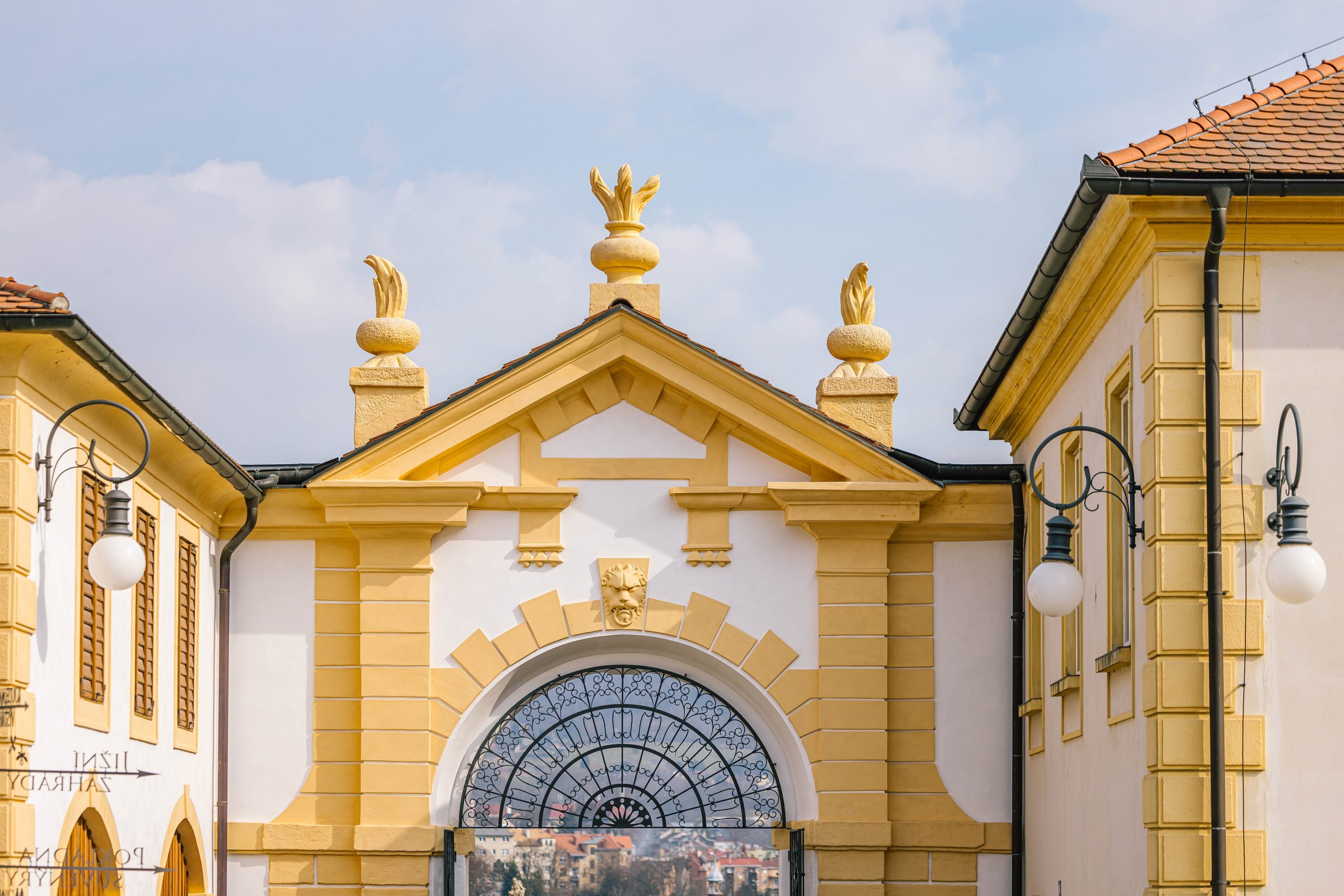 Obnovou prošla i jedinečná přístupová cesta, takzvaná Dlouhá jízda.