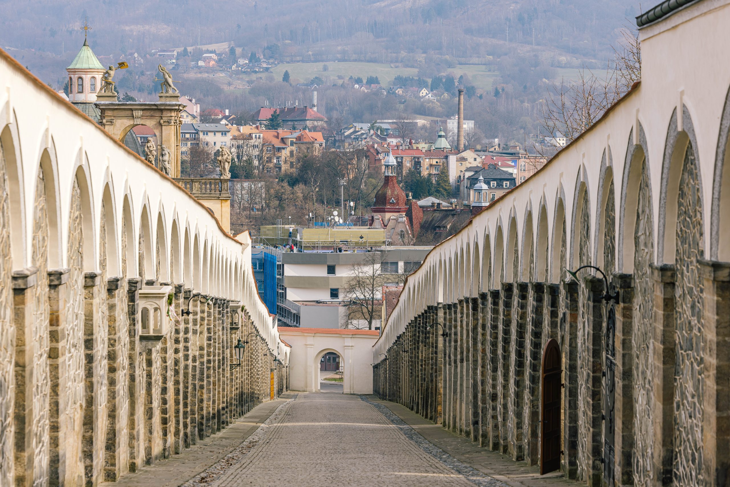 Obnovou prošla i jedinečná přístupová cesta, takzvaná Dlouhá jízda.