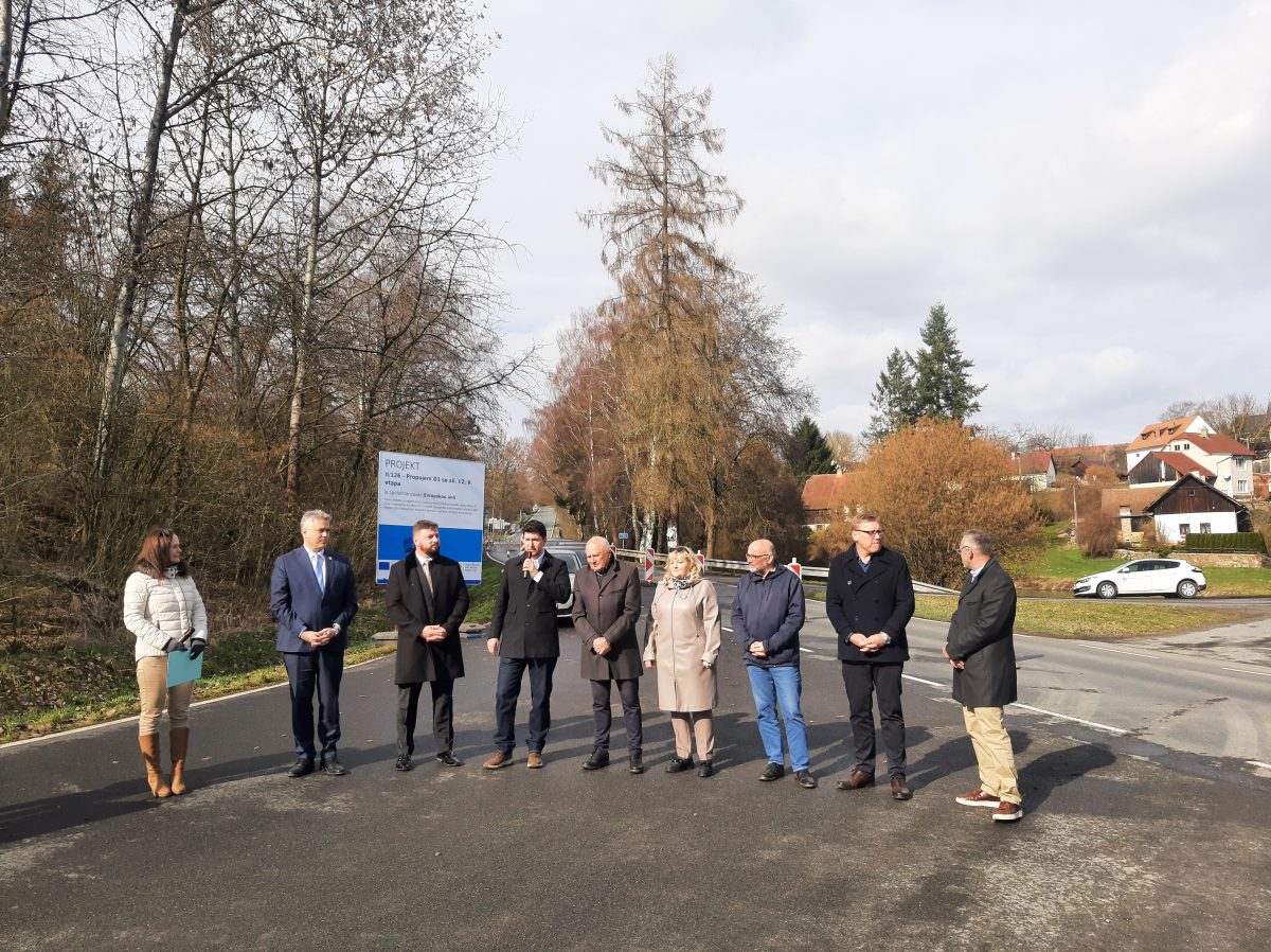 Slavnostní zahájení modernizace silnice II/126 na Kutnohorsku za účasti zástupců regionu