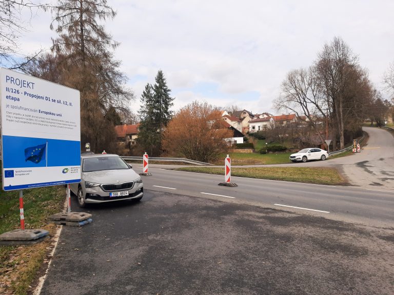 Informační tabule projektu modernizace silnice II/126 u Kutné Hory s napojením na dálnici D1