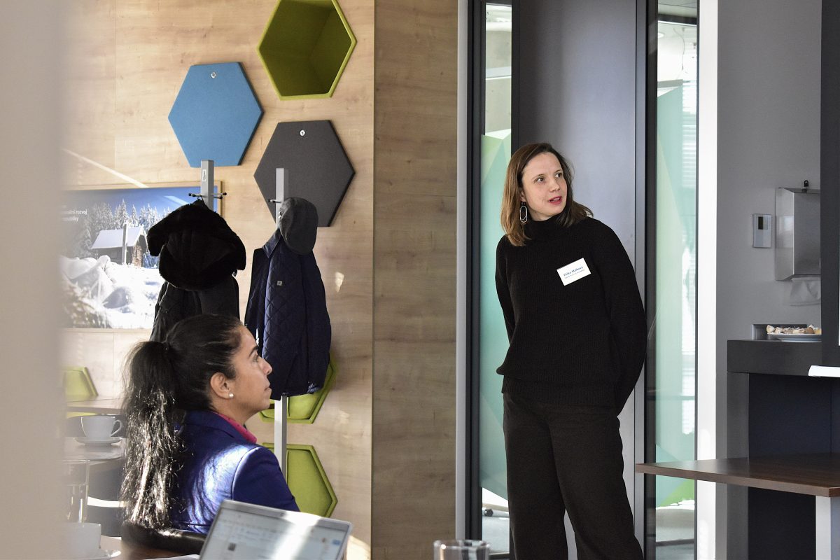 O odolnosti měst a budov na setkání mluvila Eliška Málková z České komory architektů.