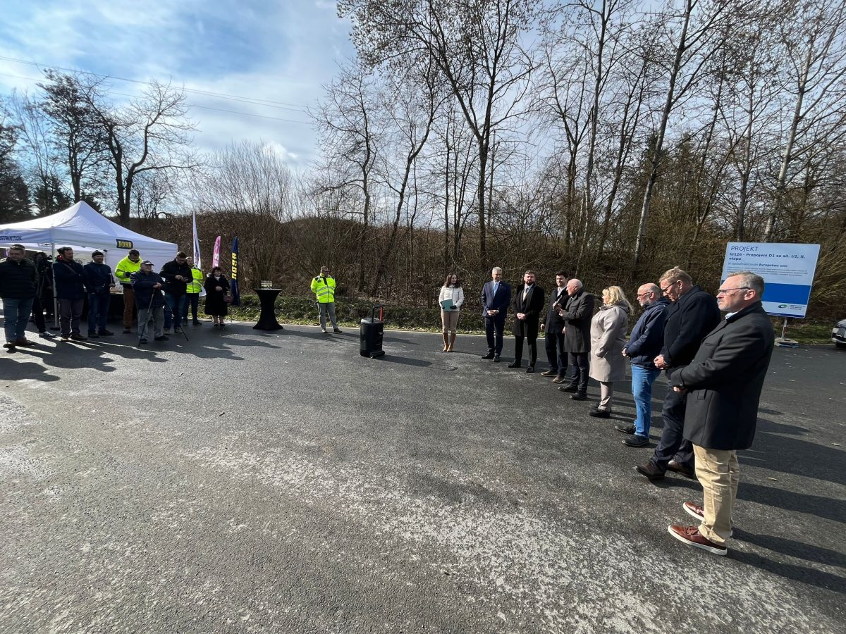 Slavnostní zahájení modernizace silnice II/126 na Kutnohorsku za účasti zástupců regionu