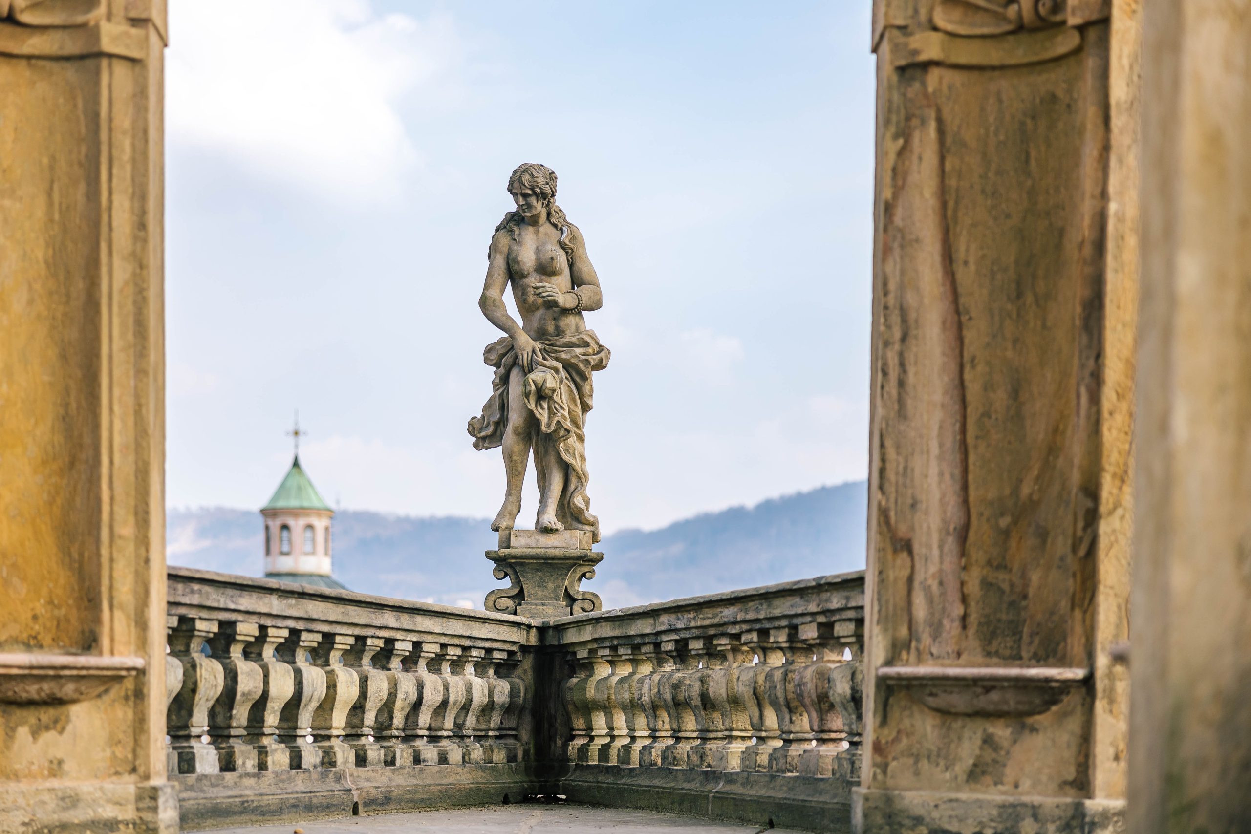 Obnovou prošla i jedinečná přístupová cesta, takzvaná Dlouhá jízda.
