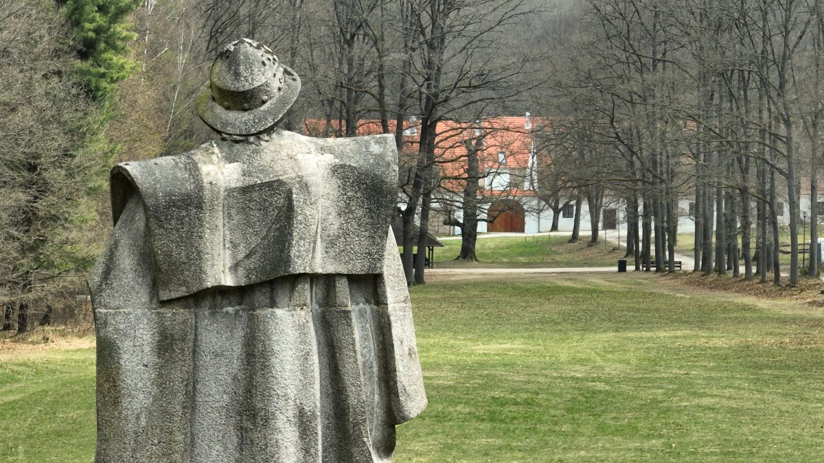 Památník Jana Žižky z Trocnova. Areál jeho rodiště díky dvěma projektům získal komfort 21. století.