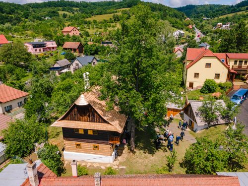 Mikuláštíkovo fojtství v Jasenné se po rozsáhlé rekonstrukci otevírá veřejnosti.