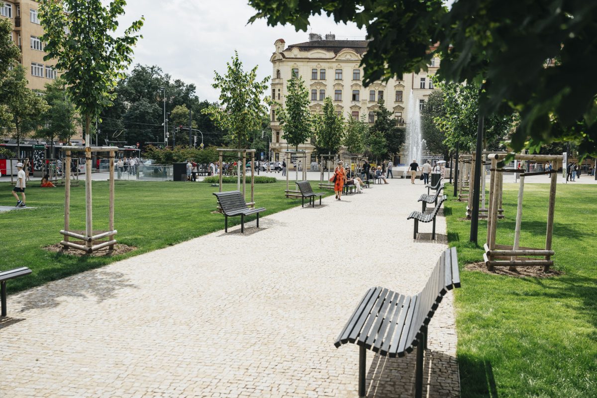 Pražané znovu zaplnili náměstí Jiřího z Poděbrad