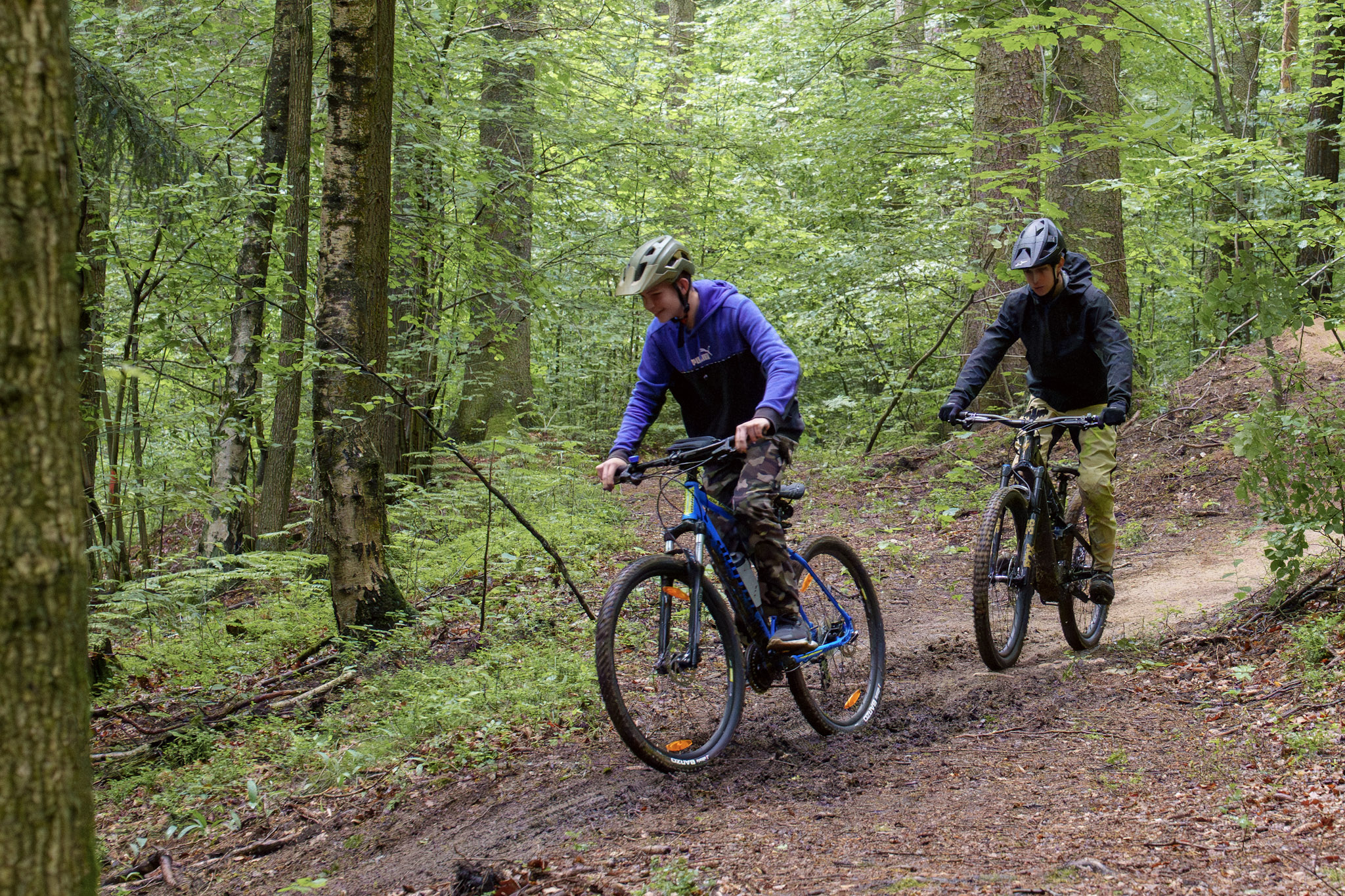 První trasy projektu Borderland Trails jsou otevřené. Po dokončení nabídne přeshraniční areál přibližně 35 kilometrů trailů pro začátečníky i zkušené.