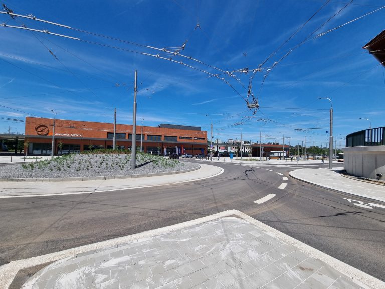 Veřejnosti se otevřela první část Centrálního dopravního terminálu Jihlava.