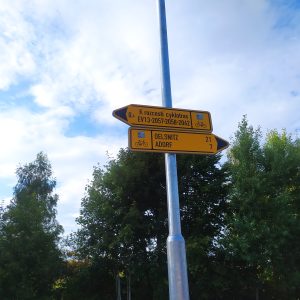Cyklostezka Mockelbahn propojuje Hranice u Aše a německý Adorf. Nová trasa vznikla na místě bývalé železnice a podporuje cestovní ruch v pohraničí.