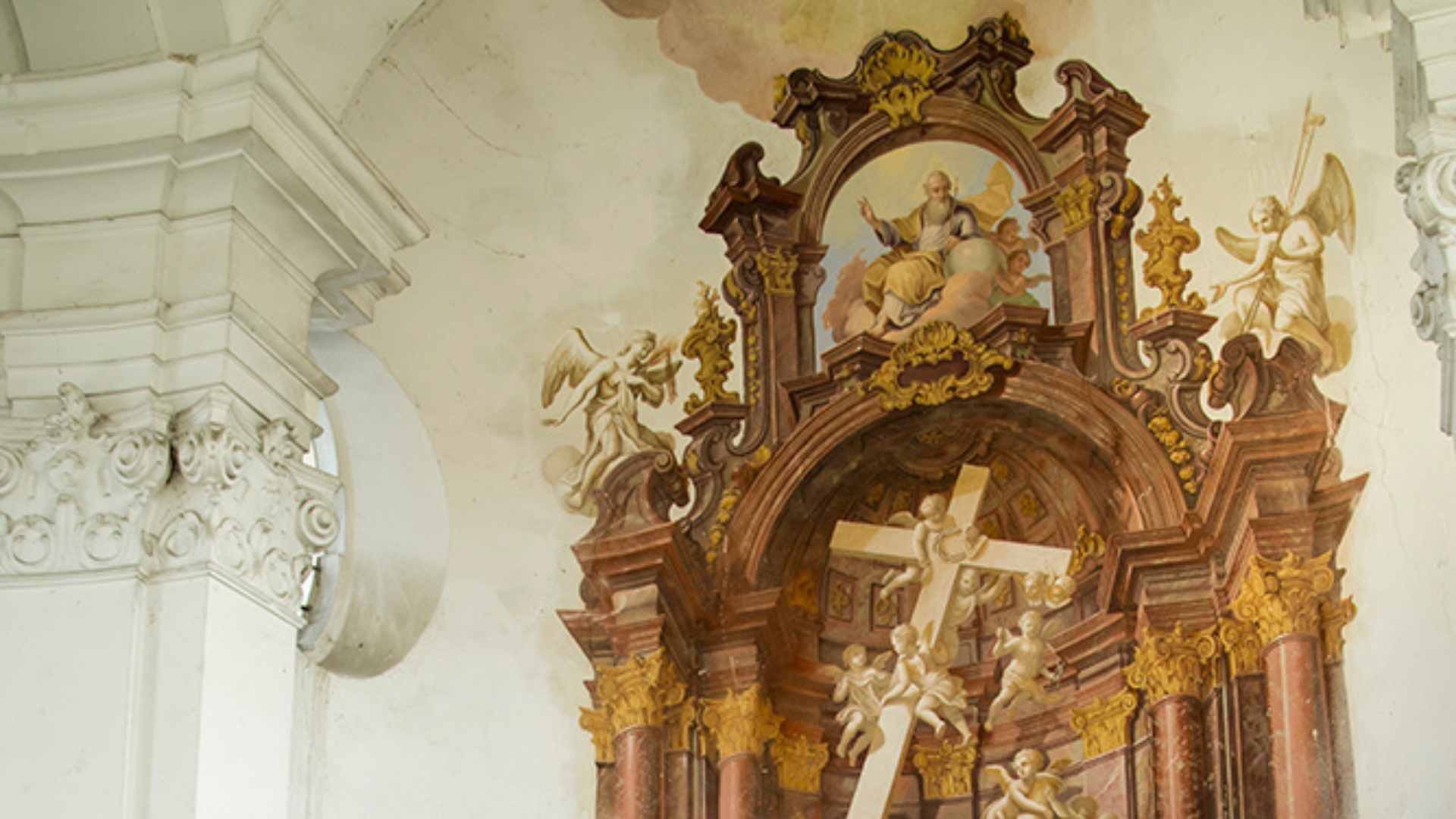 Kaple Bolestné Panny Marie v Sadské prošla obnovou a po letech se znovu otevřela veřejnosti. Rekonstrukce vrátila historické památce důstojnou podobu.