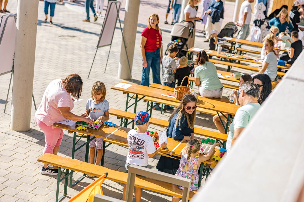 Zlínský Hluk proměnil za podpory EU financí zanedbané centrum města v nový park