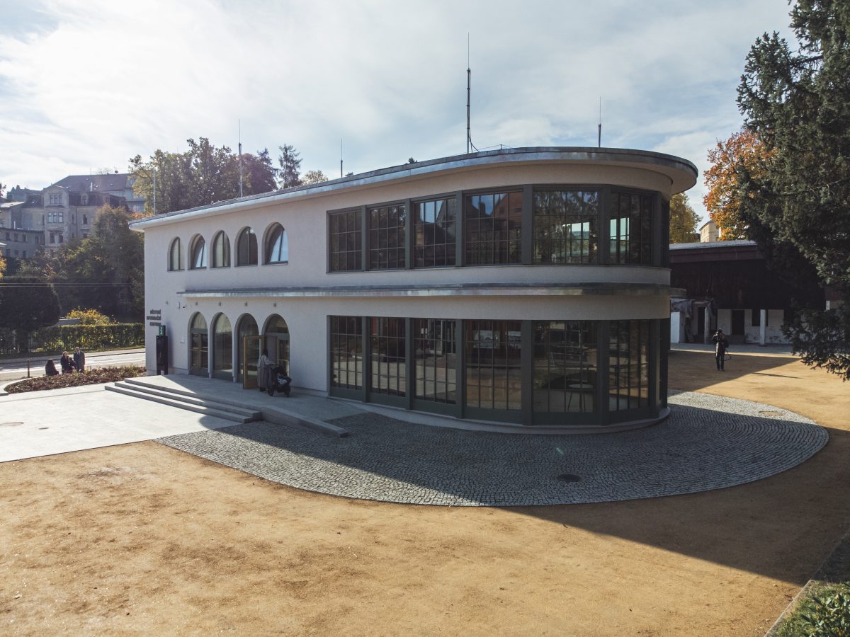 Technikův pavilon v Liberci se proměnil v nové informační centrum. Nabízí turistické služby, kulturní zázemí i moderní úsporné technologie.