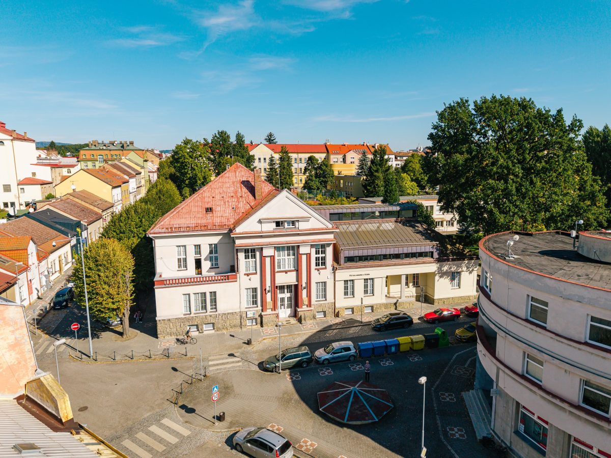 Knihovna Václava Čtvrtka v Jičíně se otevřela po rekonstrukci